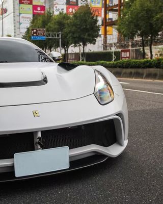Ferrari F12 Carbon Fiber body Kit F12 Novitec phong cách N-largo phía trước và phía sau vòng cung bánh xe F12 phía trước môi khuếch tán spoiler