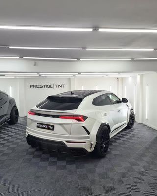 Lamborghini Urus Cơ thể sợi cacbon Kit URUS 1016 kiểu sợi cacbon môi trước khuếch tán spoiler mui xe vòng quay