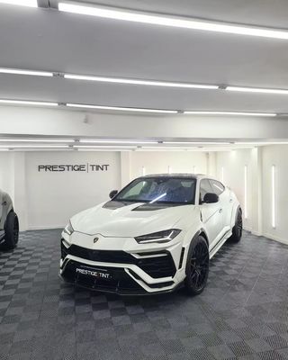 Lamborghini Urus Cơ thể sợi cacbon Kit URUS 1016 kiểu sợi cacbon môi trước khuếch tán spoiler mui xe vòng quay