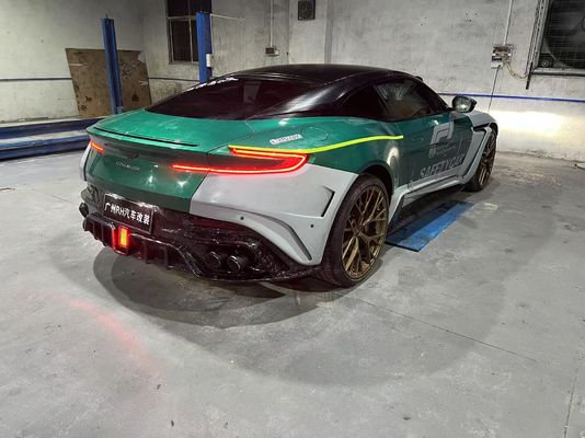 Aston Martin DB11 Carbon Fiber Body Kit DB11 phong cách mansory phía trước và phía sau váy bên bơm bạt bạt spoiler mũ
