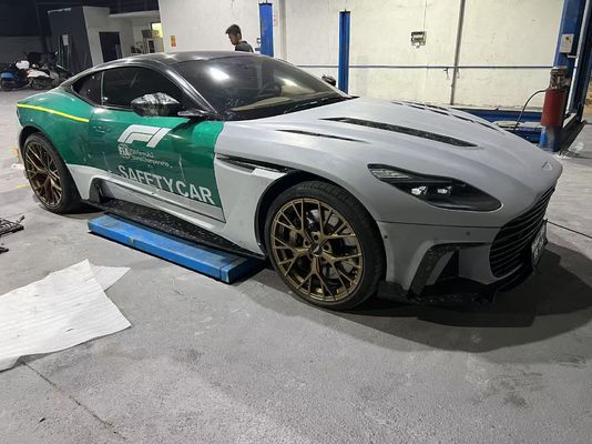 Aston Martin DB11 Carbon Fiber Body Kit DB11 phong cách mansory phía trước và phía sau váy bên bơm bạt bạt spoiler mũ