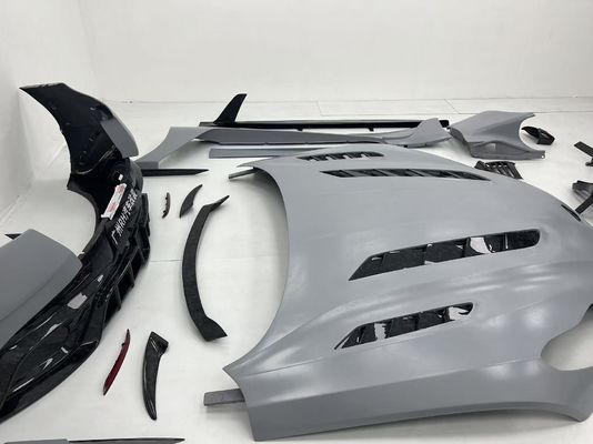 Aston Martin DB11 Carbon Fiber Body Kit DB11 phong cách mansory phía trước và phía sau váy bên bơm bạt bạt spoiler mũ