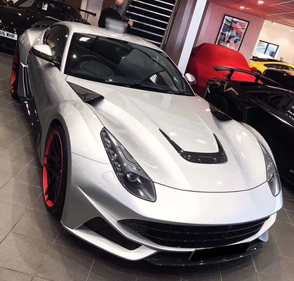 Sợi carbon chất lượng cao cho Ferrari F12 Carbon Fiber Cover Decoration F12 Carbon Fiber Engine Compartment Tuyere Small Piece