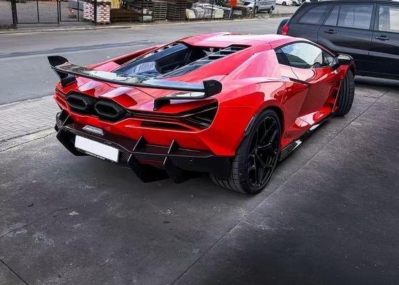 Revuelto Lamborghini Body Kit DMC phong cách Carbon Fiber màu đỏ