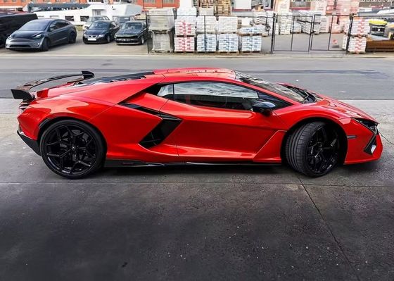 Revuelto Lamborghini Body Kit DMC phong cách Carbon Fiber màu đỏ