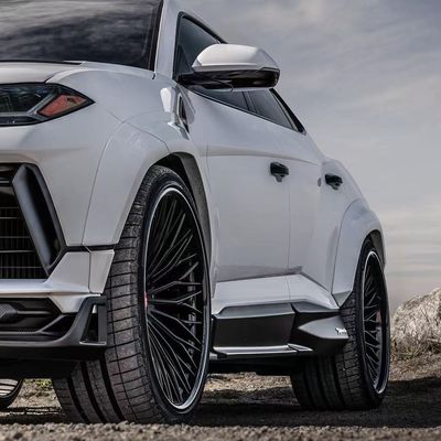 RT Carbon Body Kit cho URUS SUV Lamborghini Lưỡi trước Diffuser Wheel Arch Widebody Kit