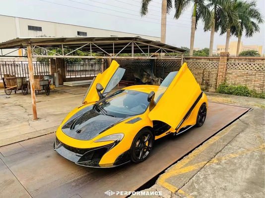 Chiếc xe có bộ phận carbon cho Mclaren Mp4 12C 625c 650S nâng cấp lên 675LT