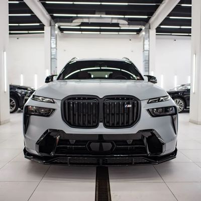 Đối với BMW X7 Carbon Fiber Body Kit X7 Carbon Fiber Front Lip Diffuser Spoiler Hood Side Skirt Wide Body Kit