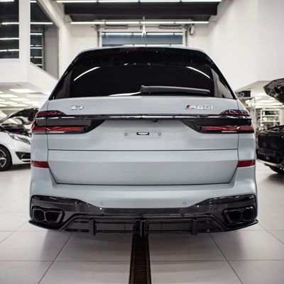 Đối với BMW X7 Carbon Fiber Body Kit X7 Carbon Fiber Front Lip Diffuser Spoiler Hood Side Skirt Wide Body Kit