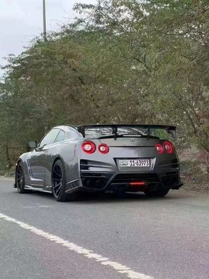 Đối với Nissan GTR R35 Carbon Fiber Body Kit GTR nâng cấp Top Style Carbon Fiber phía trước và phía sau Bumper Side Skirt Spoilers