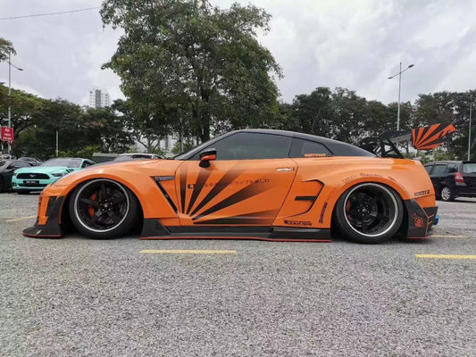 Tùy chỉnh 2022 Nissan Body Kit Mặt trước và phía sau GTR R35 Car Bumper Covers
