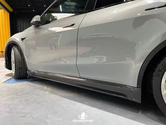 Mẫu màu trắng sáng Y Widebody tùy chỉnh Máy khuếch tán phía sau Bumper Dry Carbon Fiber