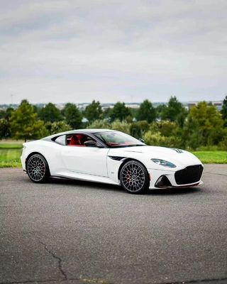 DBS Aston Martin Body Kit Màu trắng 770 phong cách Spoiler phía trước trong xe hơi môi Diffuser